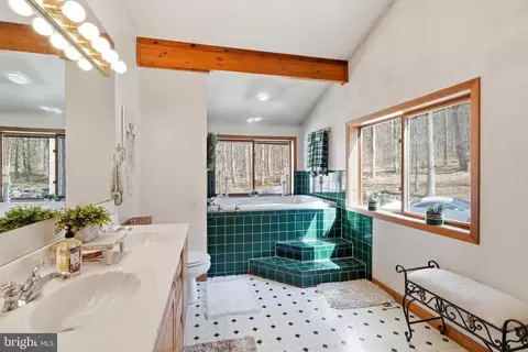 Bath - 8939 Hawbottom Rd, Middletown, MD 21769 photo 1 of 3