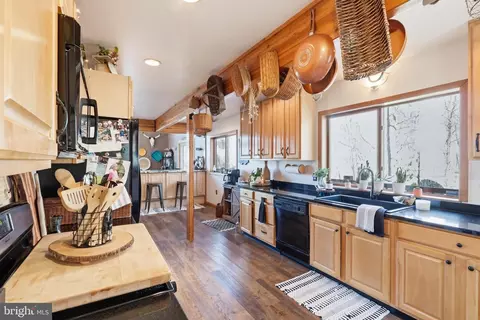 Kitchen - 8939 Hawbottom Rd, Middletown, MD 21769 photo 1 of 2
