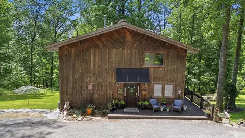 Exterior - 8939 Hawbottom Rd, Middletown, MD 21769 photo 2 of 7