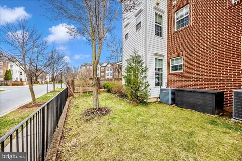 Exterior - 100 Featherstone Pl, Frederick, MD 21702 photo 5 of 11