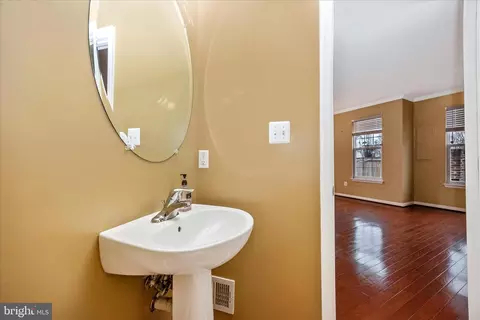 Entry Way - 100 Featherstone Pl, Frederick, MD 21702 photo 3 of 7