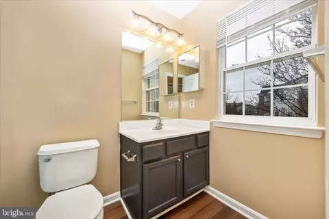 Bath - 100 Featherstone Pl, Frederick, MD 21702 photo 2 of 2