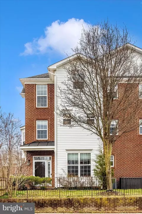 Exterior - 100 Featherstone Pl, Frederick, MD 21702 photo 4 of 11
