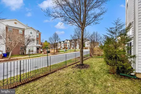 Exterior - 100 Featherstone Pl, Frederick, MD 21702 photo 6 of 11