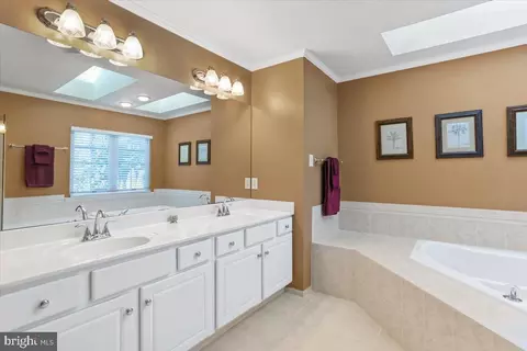 Bath - 3664 Byron Cir, Frederick, MD 21704 photo 4 of 6