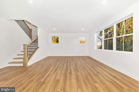 28 E C St, Brunswick, MD 21716 photo 9