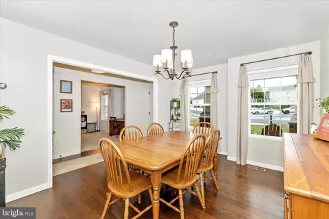 6806 Hawes Ct, Frederick, MD 21702 photo 5