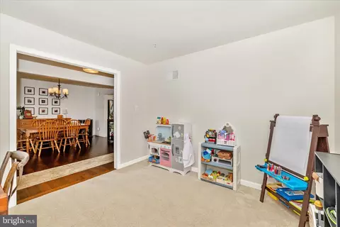 6806 Hawes Ct, Frederick, MD 21702 photo 8