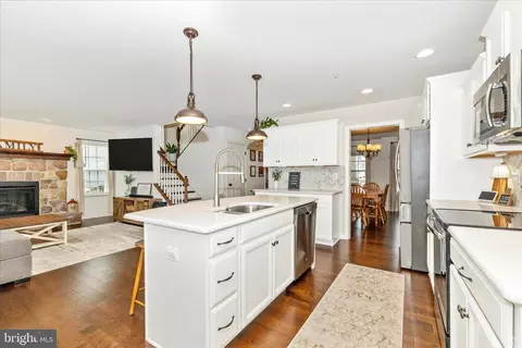 6806 Hawes Ct, Frederick, MD 21702 photo 12