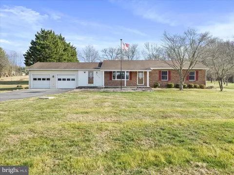 2415 Doubs Ct, Adamstown, MD 21710