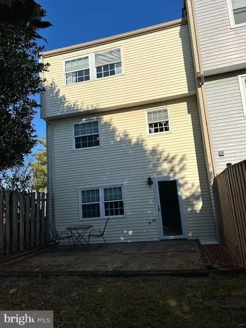 Exterior - 1752 Springfield Ln, Frederick, MD 21702 photo 3 of 5