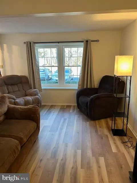 Living - 1752 Springfield Ln, Frederick, MD 21702 photo 1 of 3