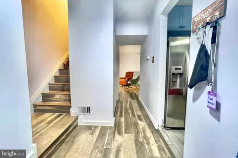 Entry Way - 6852 Carnation Cir, Frederick, MD 21703 photo 4 of 4
