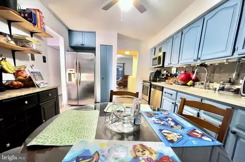 Entry Way - 6852 Carnation Cir, Frederick, MD 21703 photo 2 of 4