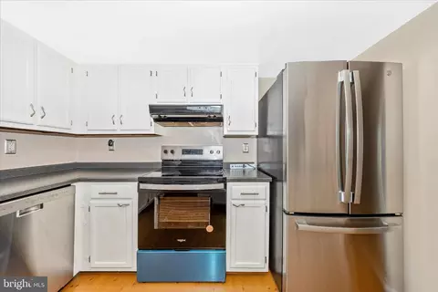Kitchen - 5737 Sunset View Ln, Frederick, MD 21703 photo 5 of 6