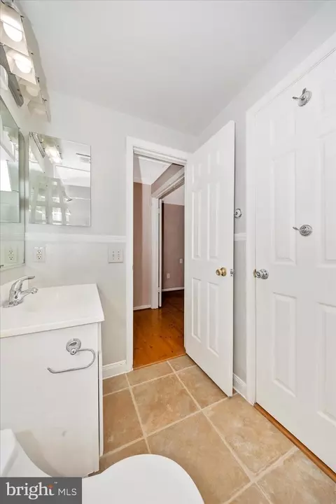 Bath - 5737 Sunset View Ln, Frederick, MD 21703 photo 2 of 2