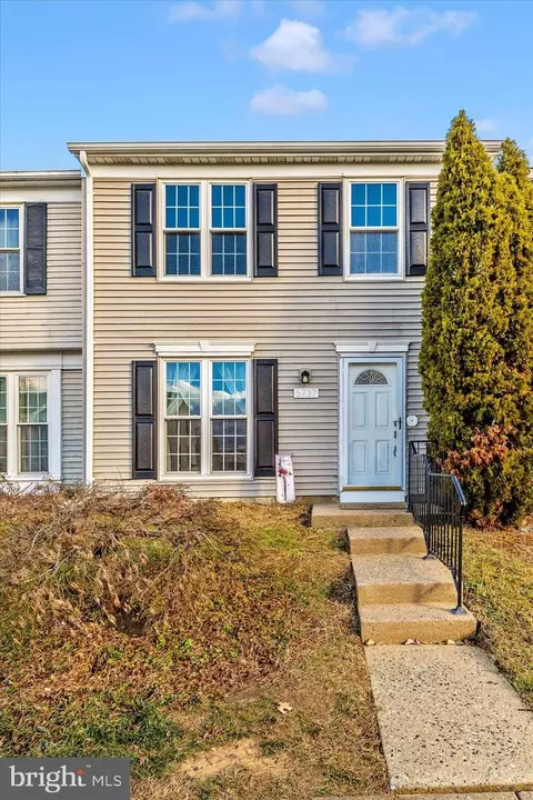 Exterior - 5737 Sunset View Ln, Frederick, MD 21703 photo 2 of 11
