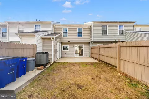 Exterior - 5737 Sunset View Ln, Frederick, MD 21703 photo 6 of 11