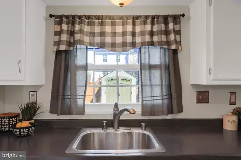 Kitchen - 5737 Sunset View Ln, Frederick, MD 21703 photo 2 of 6