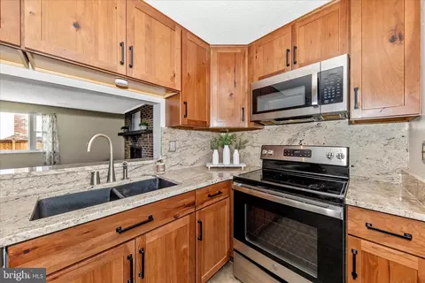 Kitchen - 6616 Pebble Ct, Frederick, MD 21703 photo 4 of 4