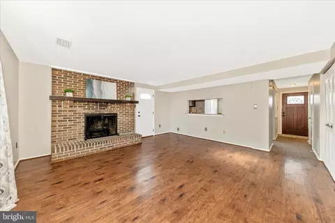Living - 6616 Pebble Ct, Frederick, MD 21703 photo 2 of 5