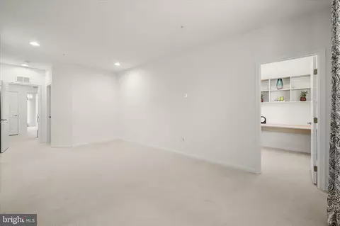 Entry Way - 6415 Alan Linton Blvd E, Frederick, MD 21703 photo 7 of 10