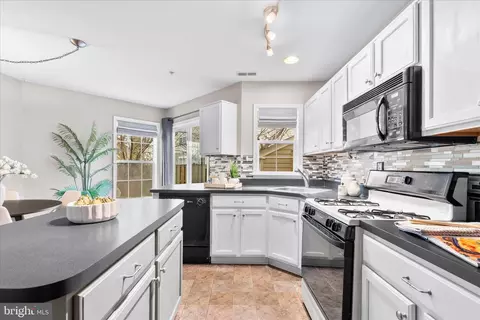 609 Hollowstone Rd, Frederick, MD 21703 photo 8