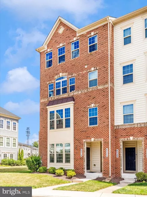 Exterior - 6020 Forum Sq, Frederick, MD 21703 photo 6 of 16