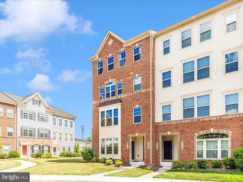 Exterior - 6020 Forum Sq, Frederick, MD 21703 photo 5 of 16