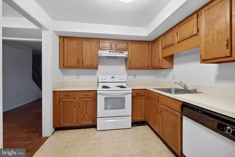 Kitchen - 8026 Waterview Ct, Frederick, MD 21701 photo 2 of 2