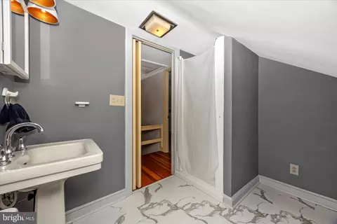 Bath - 328 Lindbergh Ave, Frederick, MD 21701 photo 5 of 5