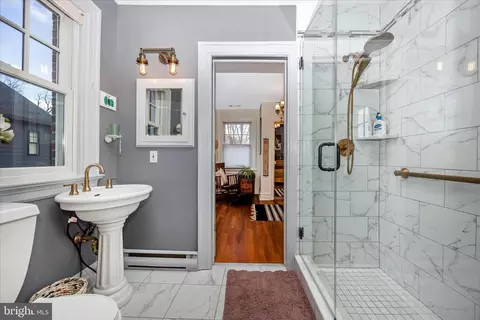 Bath - 328 Lindbergh Ave, Frederick, MD 21701 photo 2 of 5