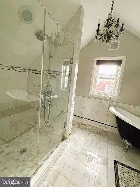Bath - 605 Fairview Ave, Frederick, MD 21701 photo 4 of 5