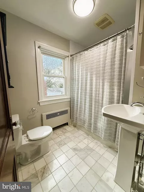 Bath - 605 Fairview Ave, Frederick, MD 21701 photo 1 of 5