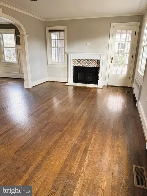 Living - 605 Fairview Ave, Frederick, MD 21701 photo 2 of 3