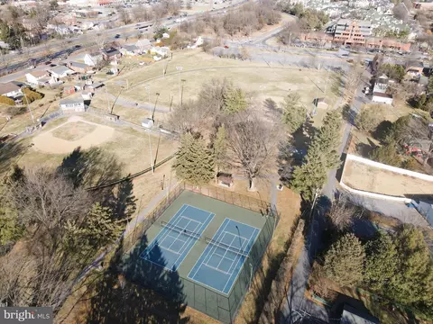 View/Area - 605 Fairview Ave, Frederick, MD 21701 photo 2 of 2