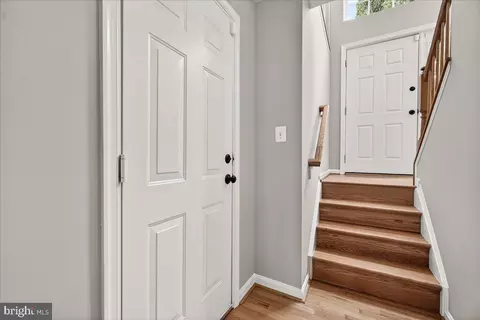 Entry Way - 1944 Crossing Stone Ct, Frederick, MD 21702 photo 4 of 5