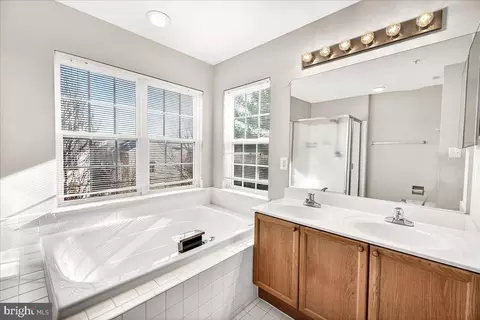 Bath - 1944 Crossing Stone Ct, Frederick, MD 21702 photo 1 of 3