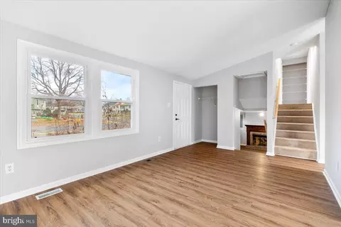 Entry Way - 1489 Eden Dr, Frederick, MD 21701 photo 2 of 5