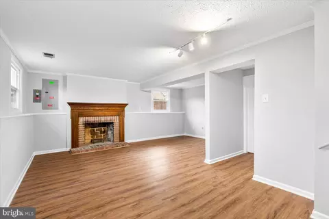Living - 1489 Eden Dr, Frederick, MD 21701 photo 4 of 5