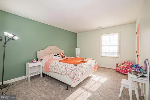Bedroom - 9507 Ashbury Pl, Frederick, MD 21701 photo 7 of 11