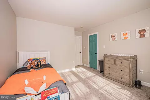 Bedroom - 9507 Ashbury Pl, Frederick, MD 21701 photo 10 of 11