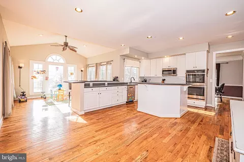 Kitchen - 9507 Ashbury Pl, Frederick, MD 21701 photo 3 of 5
