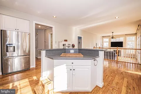 Kitchen - 9507 Ashbury Pl, Frederick, MD 21701 photo 4 of 5