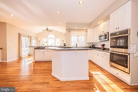 Kitchen - 9507 Ashbury Pl, Frederick, MD 21701 photo 2 of 5