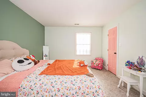 Bedroom - 9507 Ashbury Pl, Frederick, MD 21701 photo 8 of 11