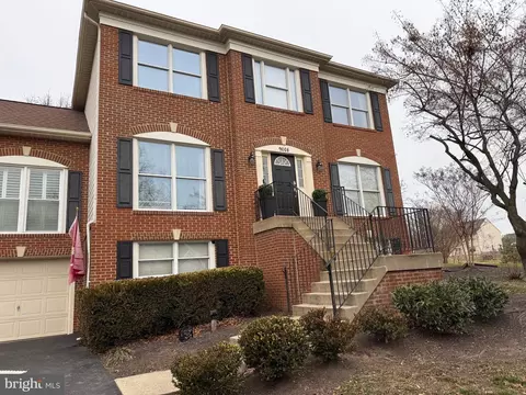 9008 Shadybrook Dr, Frederick, MD 21701
