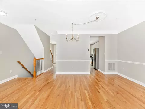 Living - 8828 Lew Wallace Rd, Frederick, MD 21704 photo 6 of 7