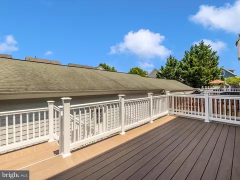 Exterior - 8828 Lew Wallace Rd, Frederick, MD 21704 photo 3 of 15