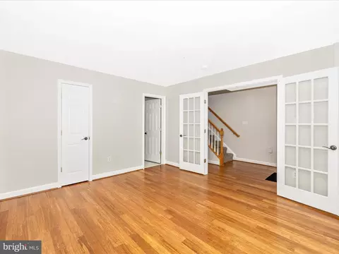 Living - 8828 Lew Wallace Rd, Frederick, MD 21704 photo 2 of 7